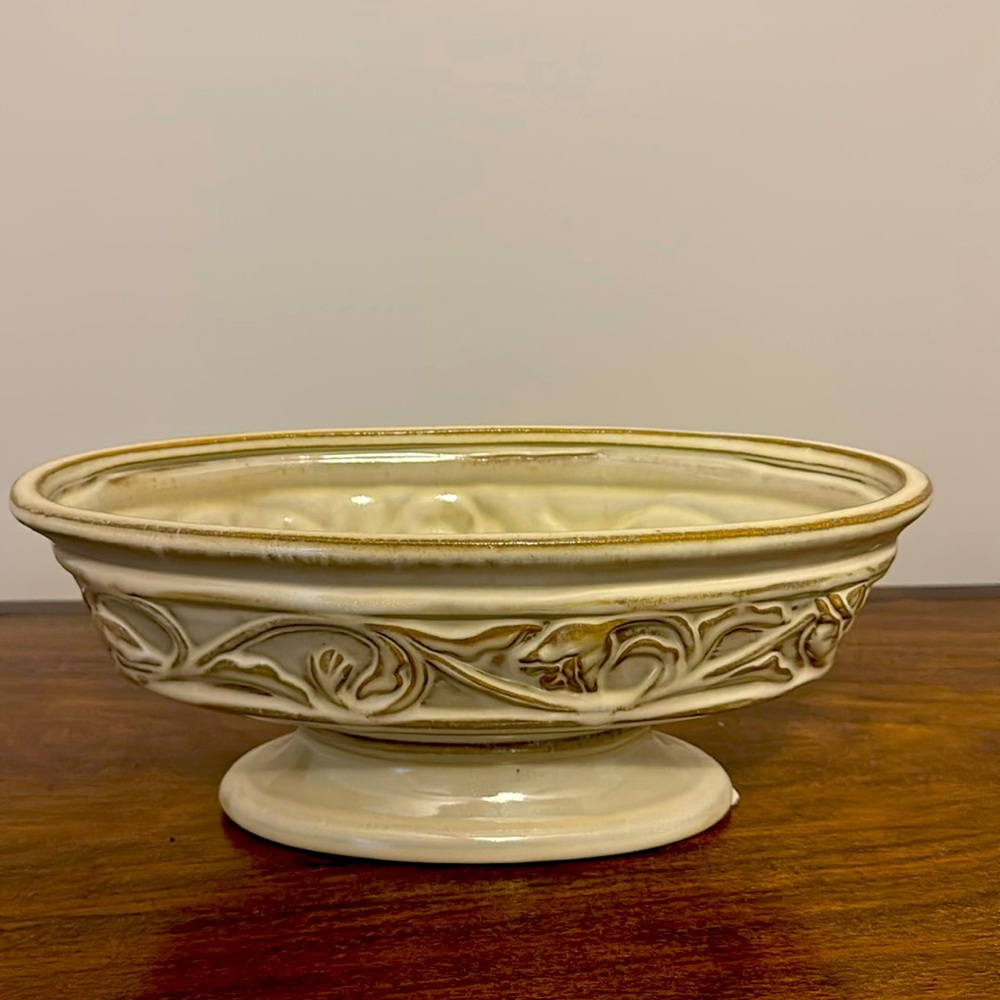 California Pantry Ivory Footed Planter / Vase (Production Year 2006)